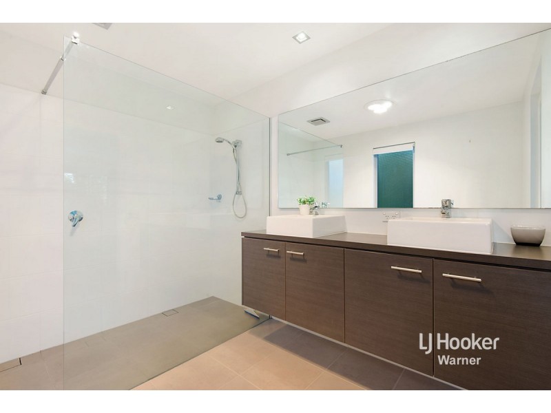 8 Kipfler Lane, Warner QLD 4500