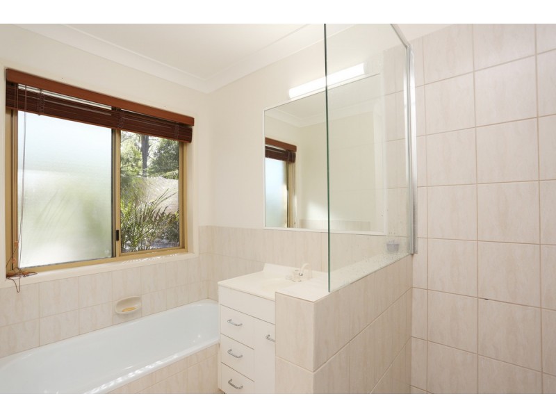 38 Montego Court, Eatons Hill QLD 4037