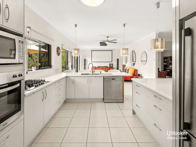 11 Wessling Close, Cashmere QLD 4500