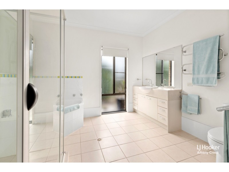 11 Wessling Close, Cashmere QLD 4500