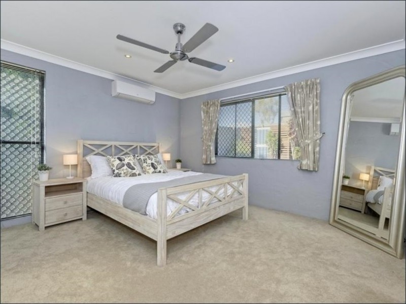 24 Talisman Court, Eatons Hill QLD 4037