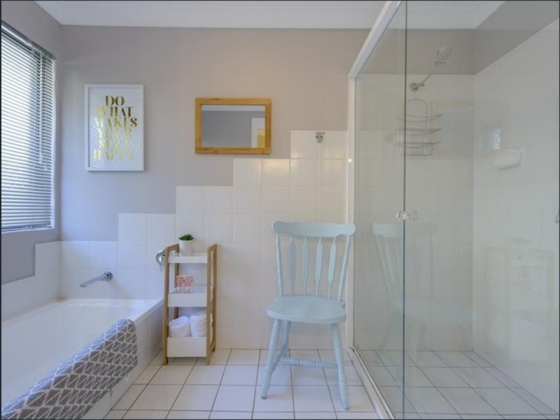 24 Talisman Court, Eatons Hill QLD 4037