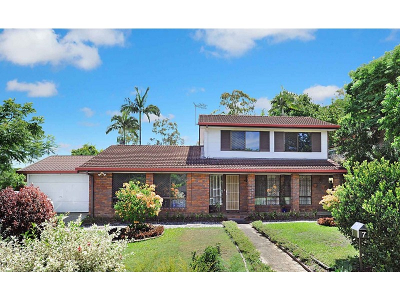 7 Danaus Court, Eatons Hill QLD 4037
