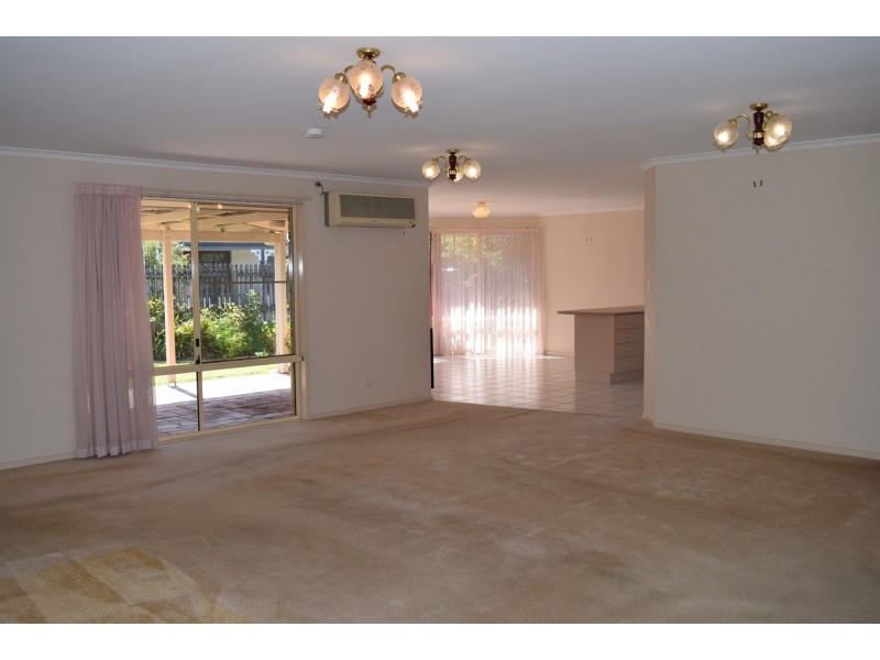 17 Coolabah Crescent, Bridgeman Downs QLD 4035