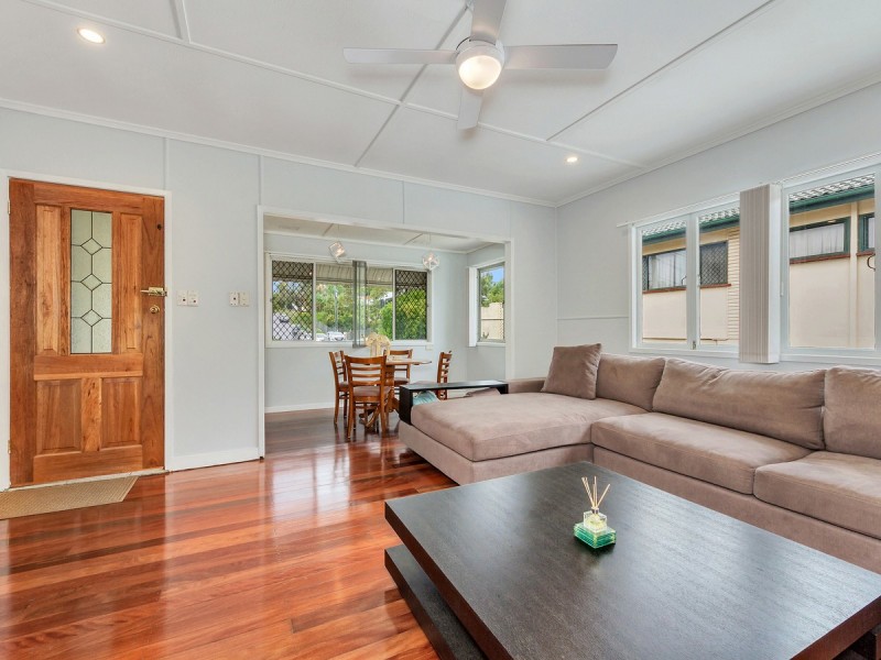 212 Appleby Road, Stafford Heights QLD 4053