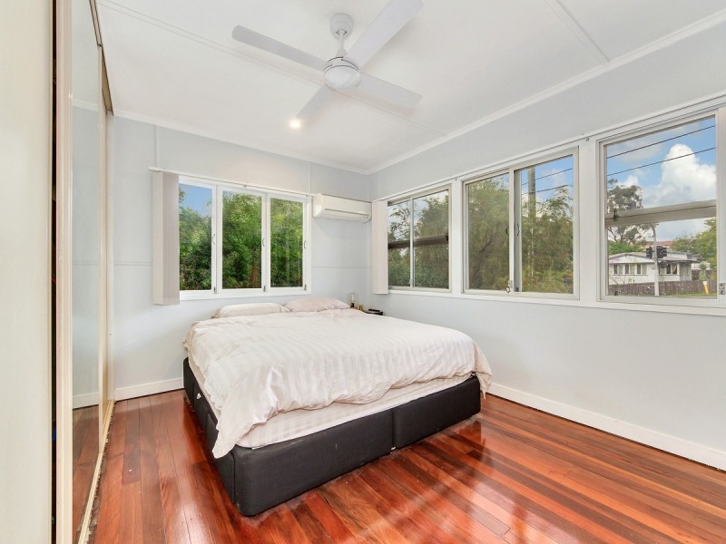 212 Appleby Road, Stafford Heights QLD 4053