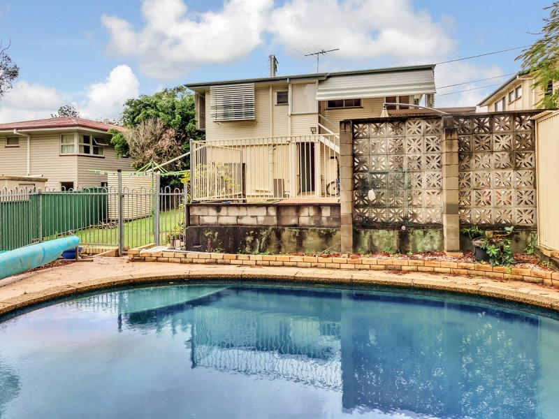 212 Appleby Road, Stafford Heights QLD 4053