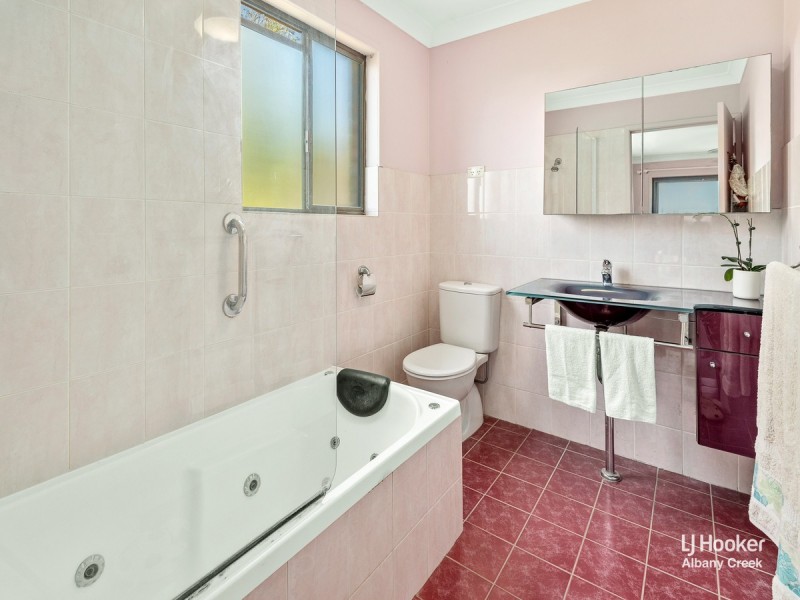 12 Fortuna Court, Eatons Hill QLD 4037