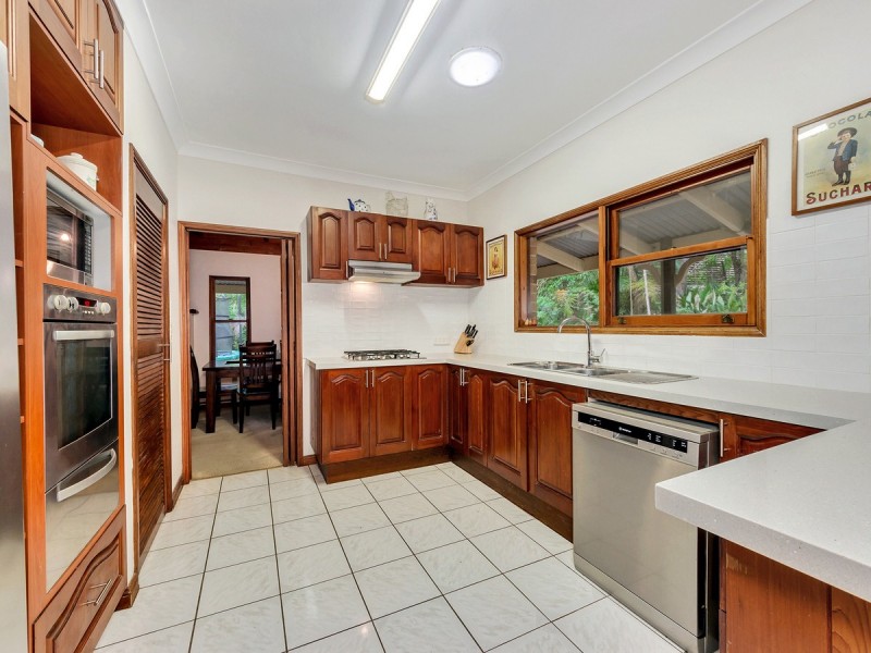 27 Cashmere Lane, Cashmere QLD 4500
