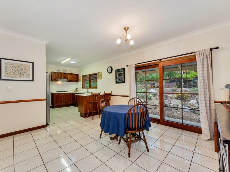 27 Cashmere Lane, Cashmere QLD 4500