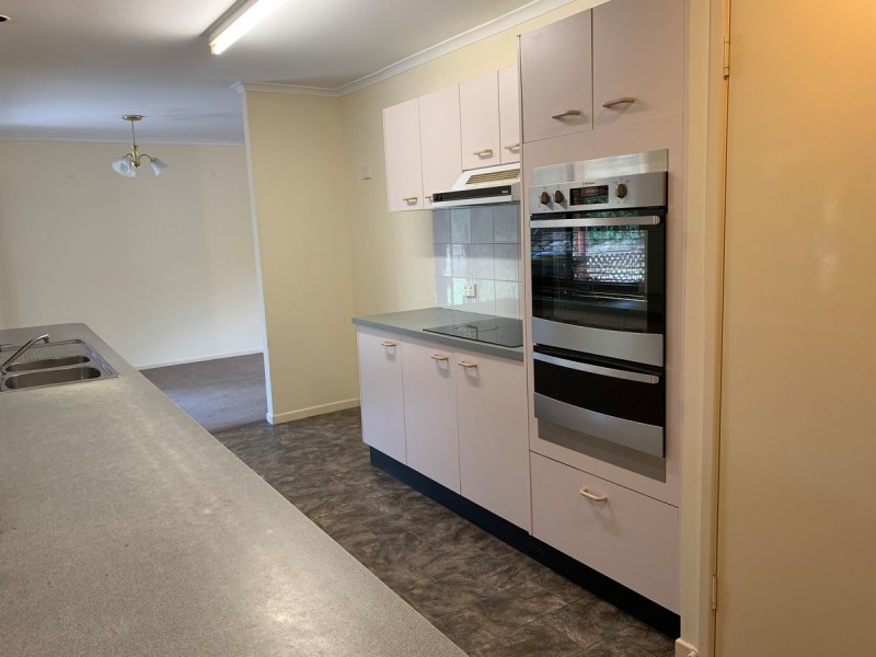 2 Elwood Court, Eatons Hill QLD 4037