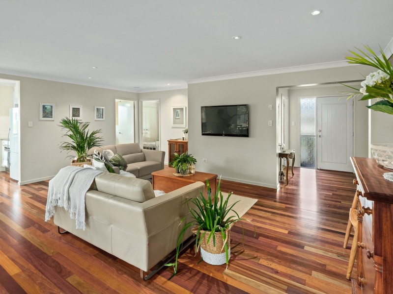 6 Sonora Court, Eatons Hill QLD 4037