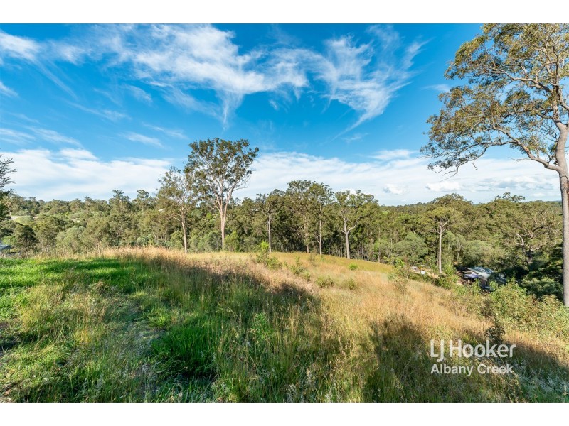 8 Rocheadon Drive, Eatons Hill QLD 4037
