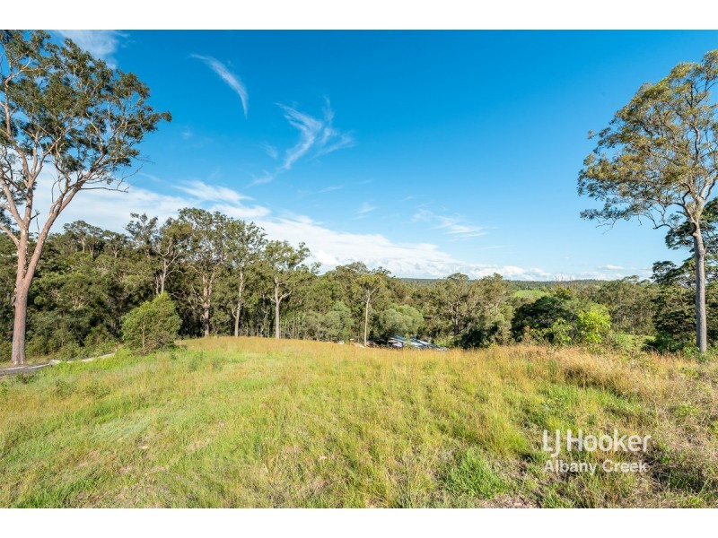 8 Rocheadon Drive, Eatons Hill QLD 4037