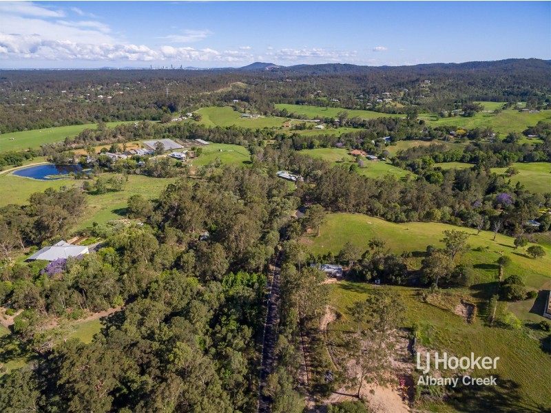 8 Rocheadon Drive, Eatons Hill QLD 4037