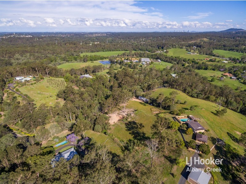8 Rocheadon Drive, Eatons Hill QLD 4037