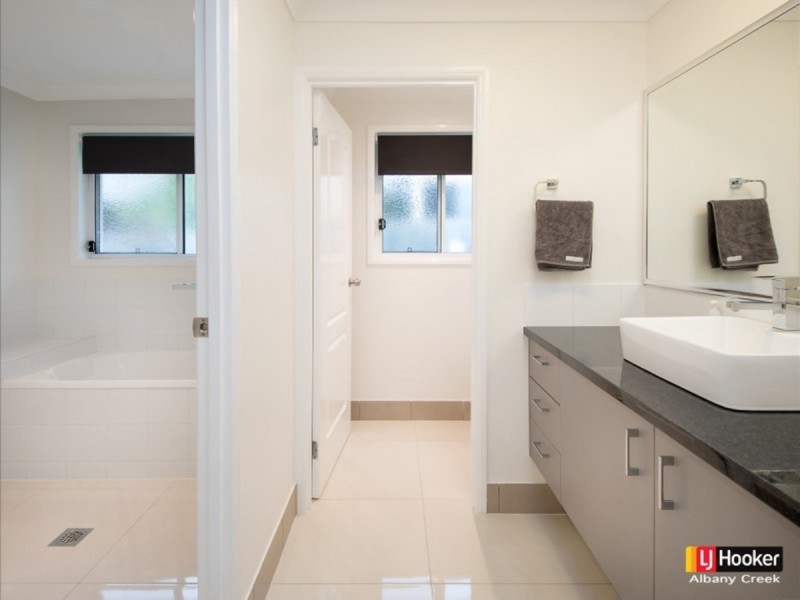 15 Lukla Court, Warner QLD 4500