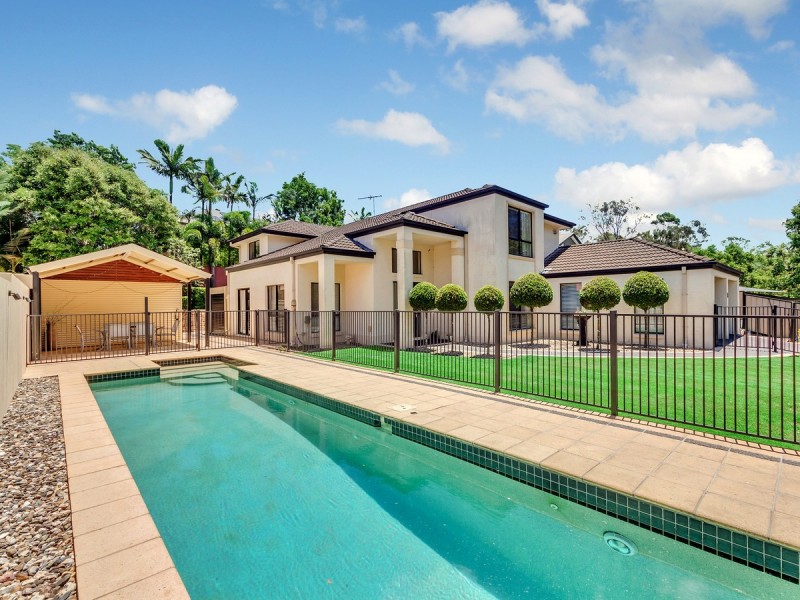 8 Country Club Drive, Albany Creek QLD 4035