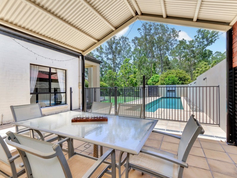 8 Country Club Drive, Albany Creek QLD 4035