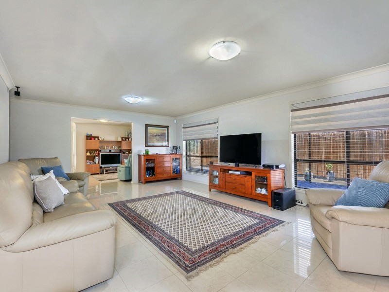 8 Country Club Drive, Albany Creek QLD 4035