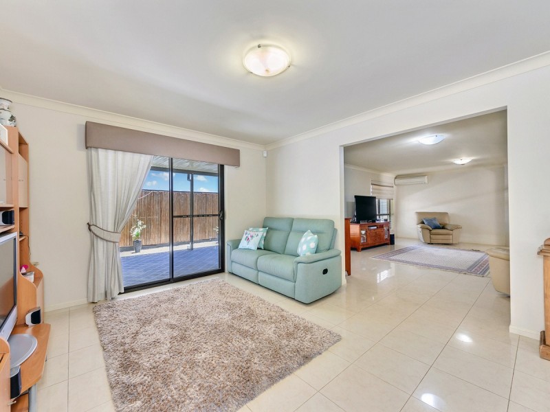 8 Country Club Drive, Albany Creek QLD 4035