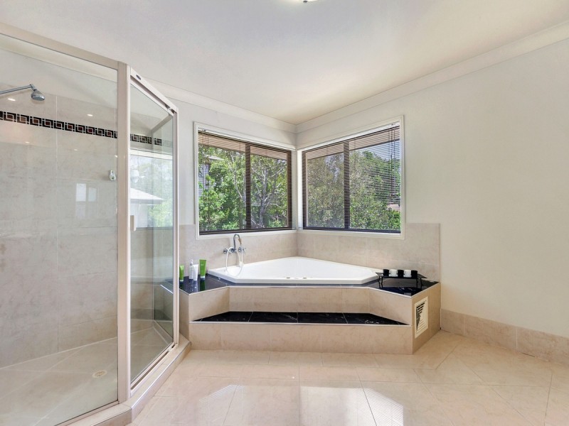 8 Country Club Drive, Albany Creek QLD 4035