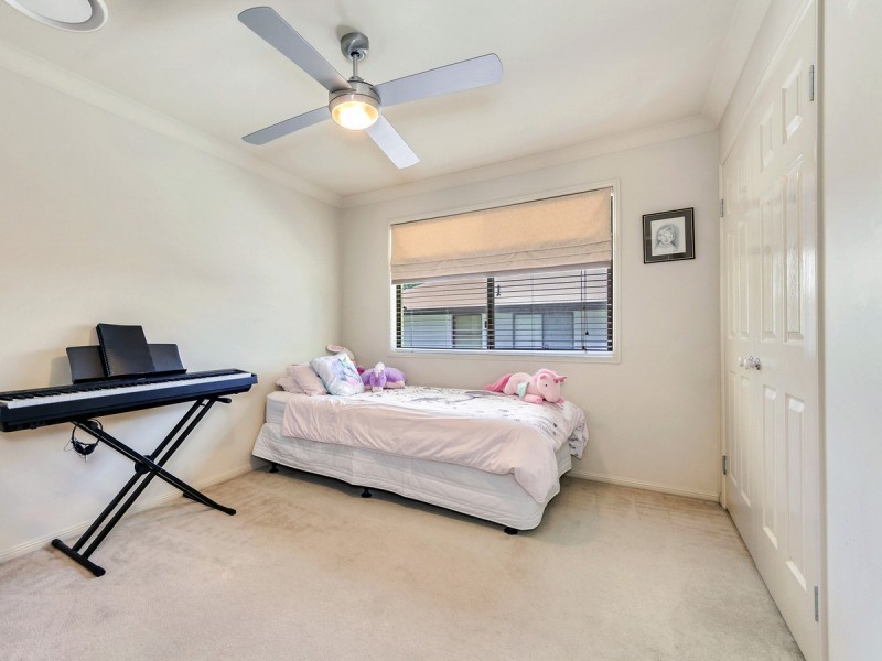 8 Country Club Drive, Albany Creek QLD 4035