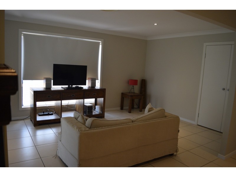 33 Bayberry Crescent, Warner QLD 4500