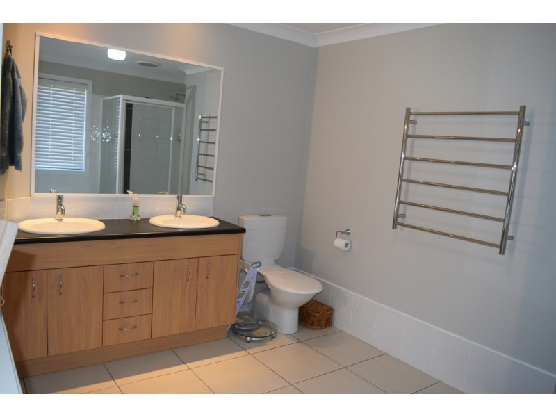 33 Bayberry Crescent, Warner QLD 4500