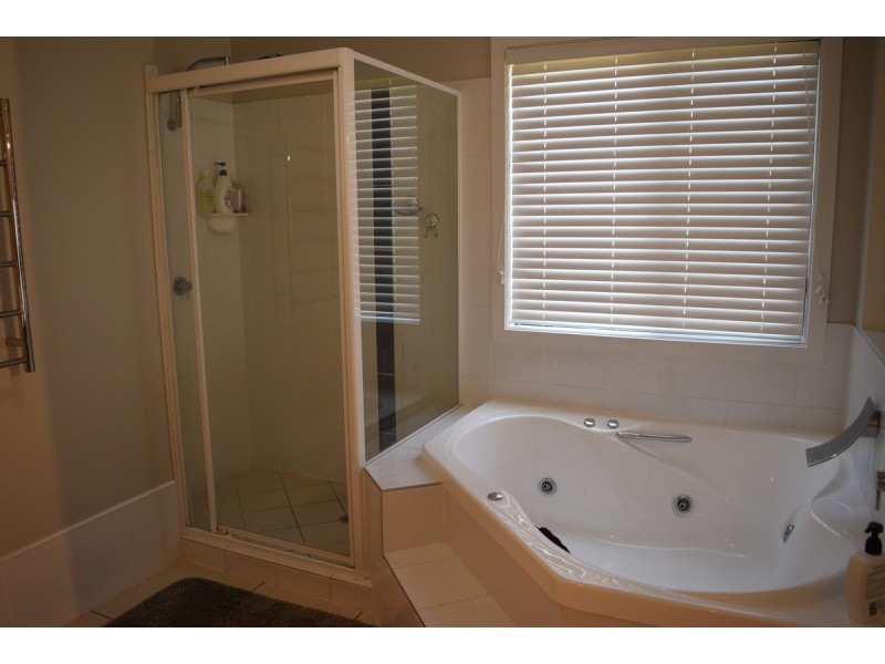 33 Bayberry Crescent, Warner QLD 4500