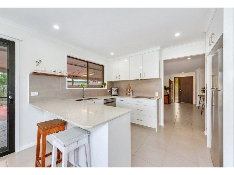 11 Jason Terrace, Eatons Hill QLD 4037