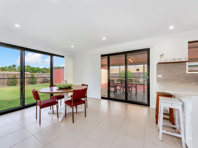 11 Jason Terrace, Eatons Hill QLD 4037