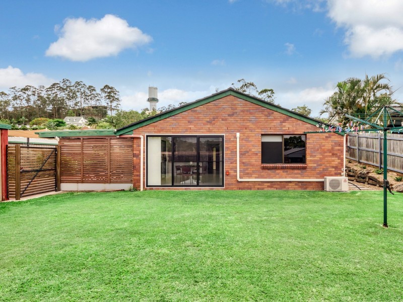 11 Jason Terrace, Eatons Hill QLD 4037