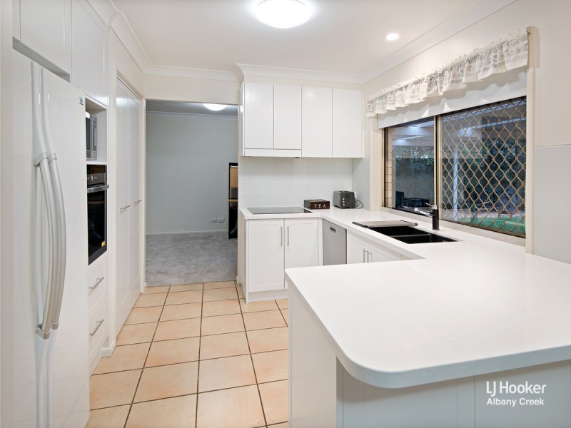 7 Tiffany Court, Eatons Hill QLD 4037