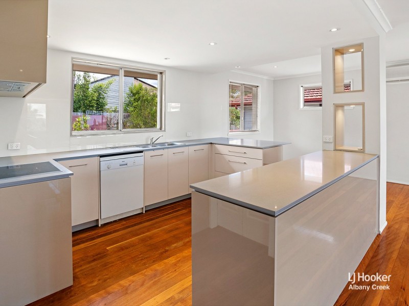 4 Olympus Court, Eatons Hill QLD 4037