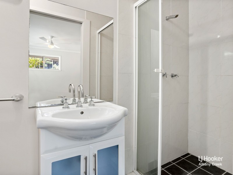 4 Olympus Court, Eatons Hill QLD 4037