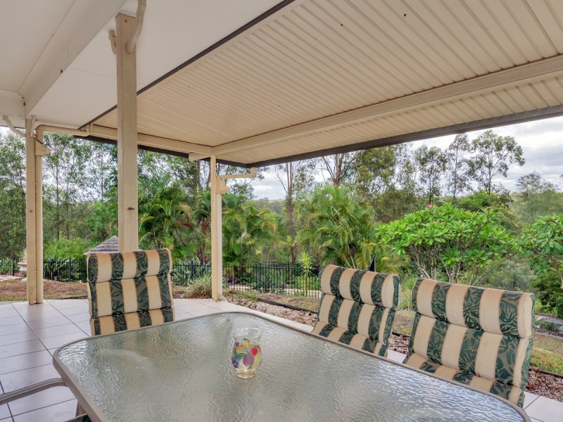 9 Amamoor Court, Cashmere QLD 4500