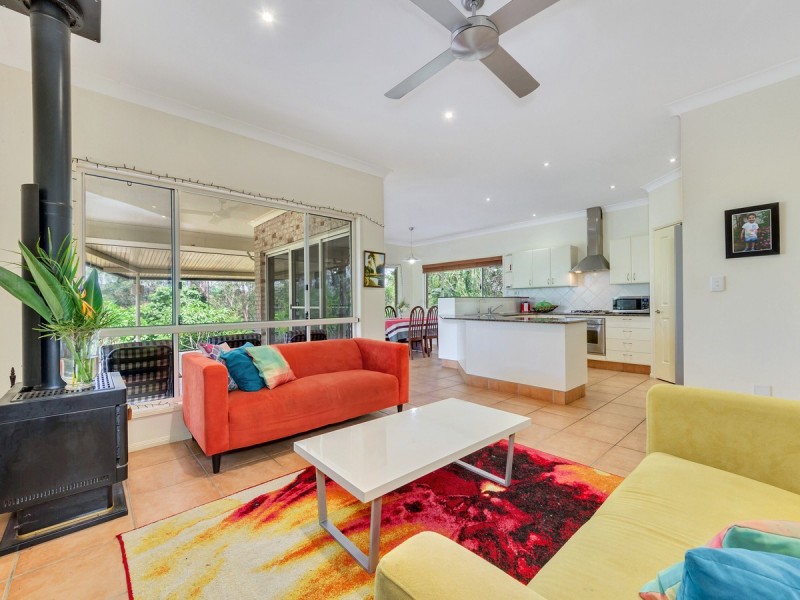 9 Amamoor Court, Cashmere QLD 4500