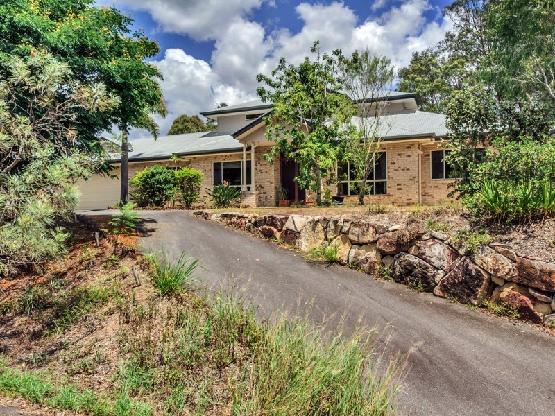 9 Amamoor Court, Cashmere QLD 4500