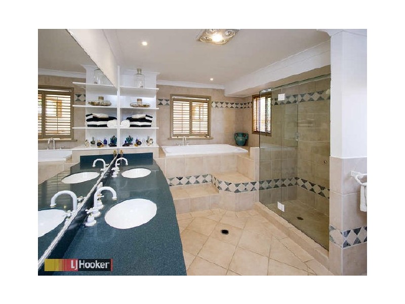 25 Listonia Drive, Albany Creek QLD 4035