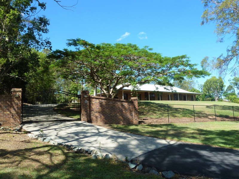 62 Eatons Crossing Road, Eatons Hill QLD 4037