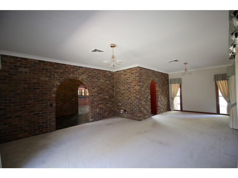 62 Eatons Crossing Road, Eatons Hill QLD 4037