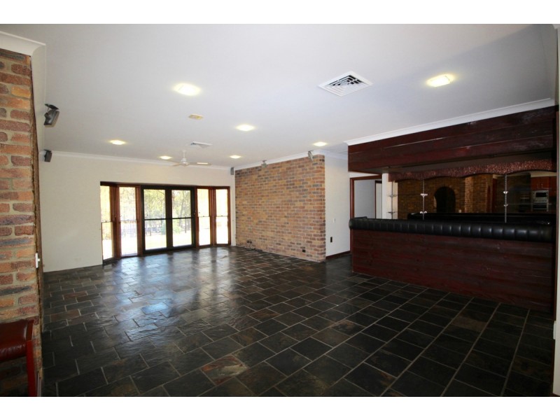 62 Eatons Crossing Road, Eatons Hill QLD 4037