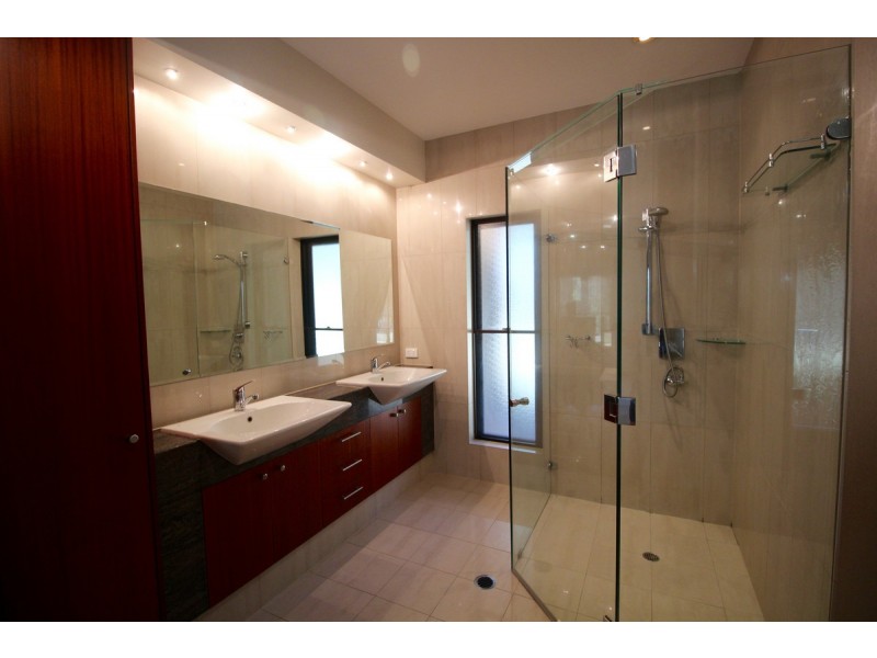 62 Eatons Crossing Road, Eatons Hill QLD 4037