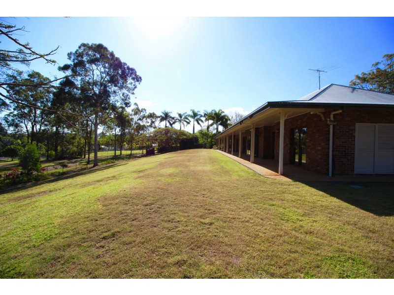 62 Eatons Crossing Road, Eatons Hill QLD 4037