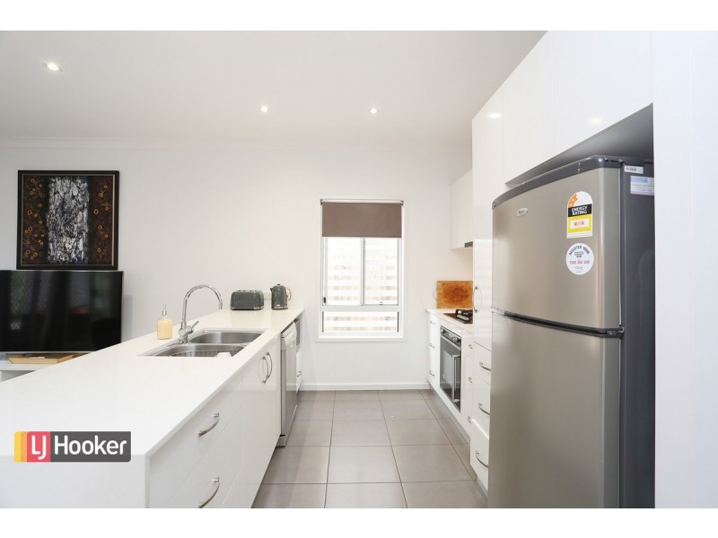 8 Melia Court, Eatons Hill QLD 4037