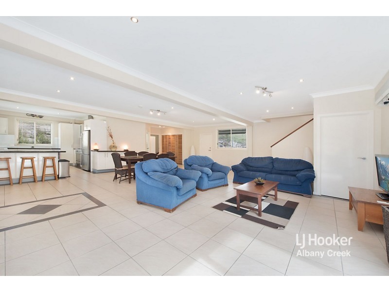 8 Pinbarren Place, Yugar QLD 4520