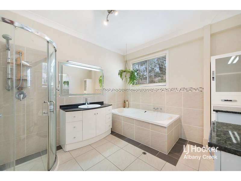 8 Pinbarren Place, Yugar QLD 4520