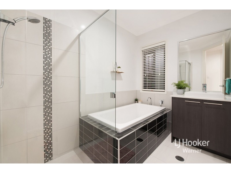 16 Halpine Parade, Warner QLD 4500