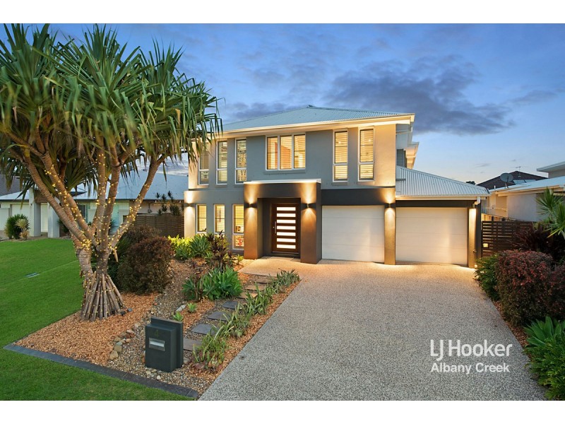 4 Reach Place, Eatons Hill QLD 4037